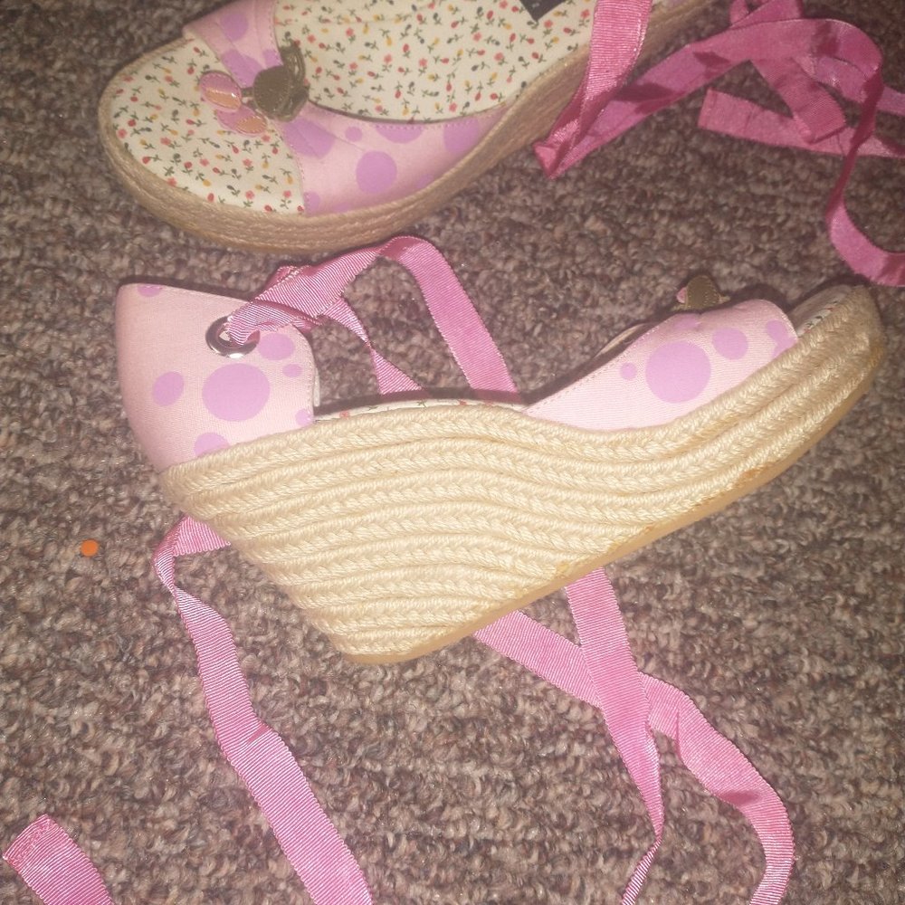 RARE Kenzie shoes Cherry detail espadrilles ankle wrap size 8